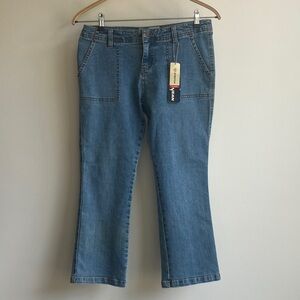 Roxy Jean Women's Stretch, Slight Flare Capri Length Blue Jeans Size 9 NWT